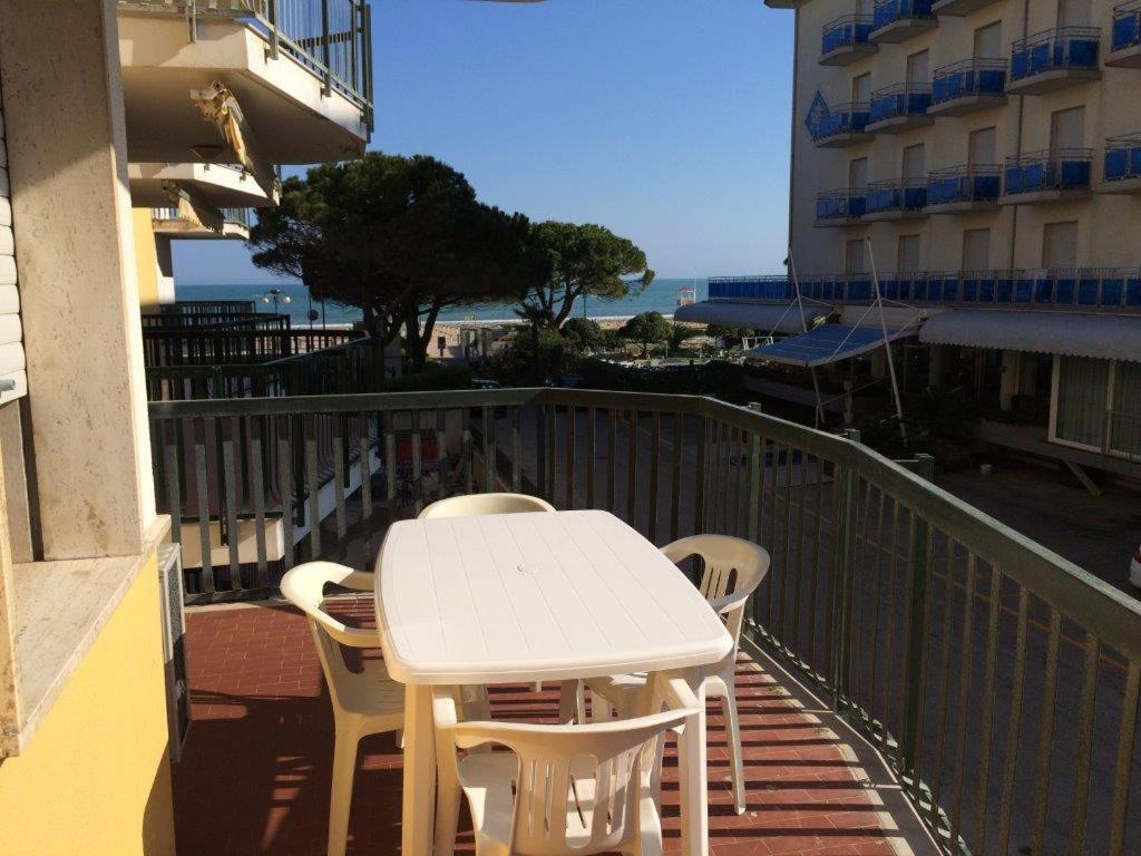 Residence Panfilo - Walterigato Apartments Solo Per Famiglie Лидо-ди-Езоло Экстерьер фото